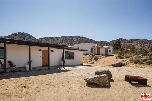 2.3 Acres of Residential Land with Home for Sale in Joshua Tree, California