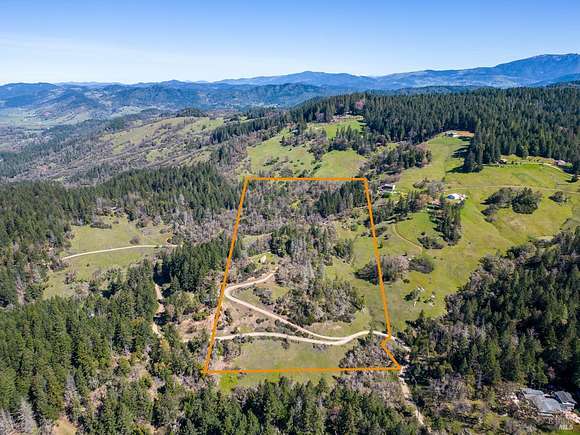 19.3 Acres of Land for Sale in Willits, California