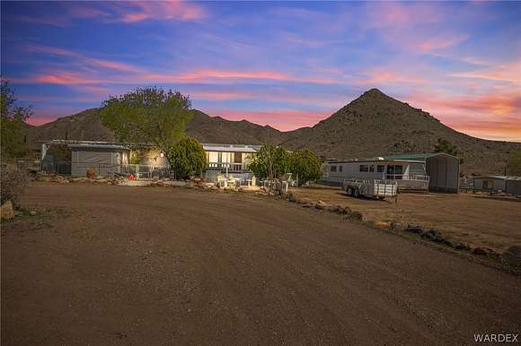 4.2 Acres of Residential Land with Home for Sale in Golden Valley, Arizona