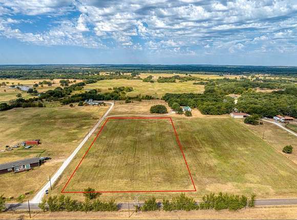 3.3 Acres of Agricultural Land for Lease in Whitesboro, Texas