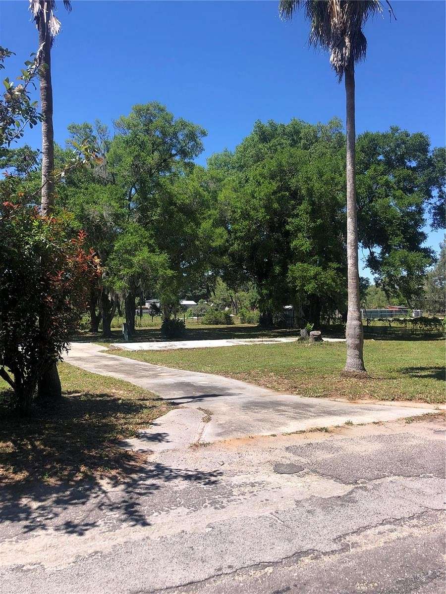 0.33 Acres of Residential Land for Sale in Umatilla, Florida