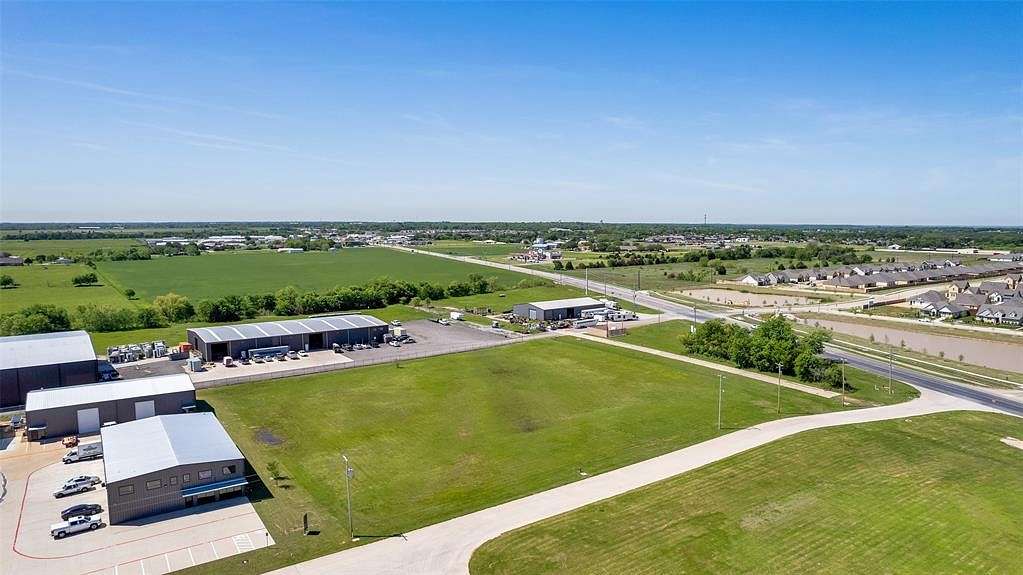 3.931 Acres of Mixed-Use Land for Sale in Pilot Point, Texas