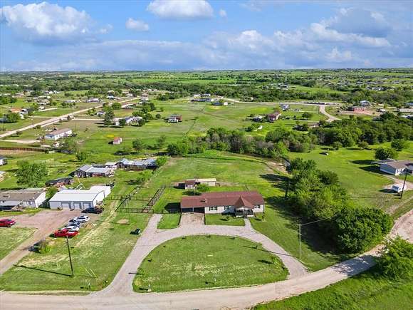 2.2 Acres of Residential Land with Home for Sale in Rhome, Texas