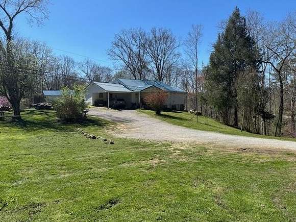 5 Acres of Residential Land with Home for Sale in Williamsburg, Kentucky