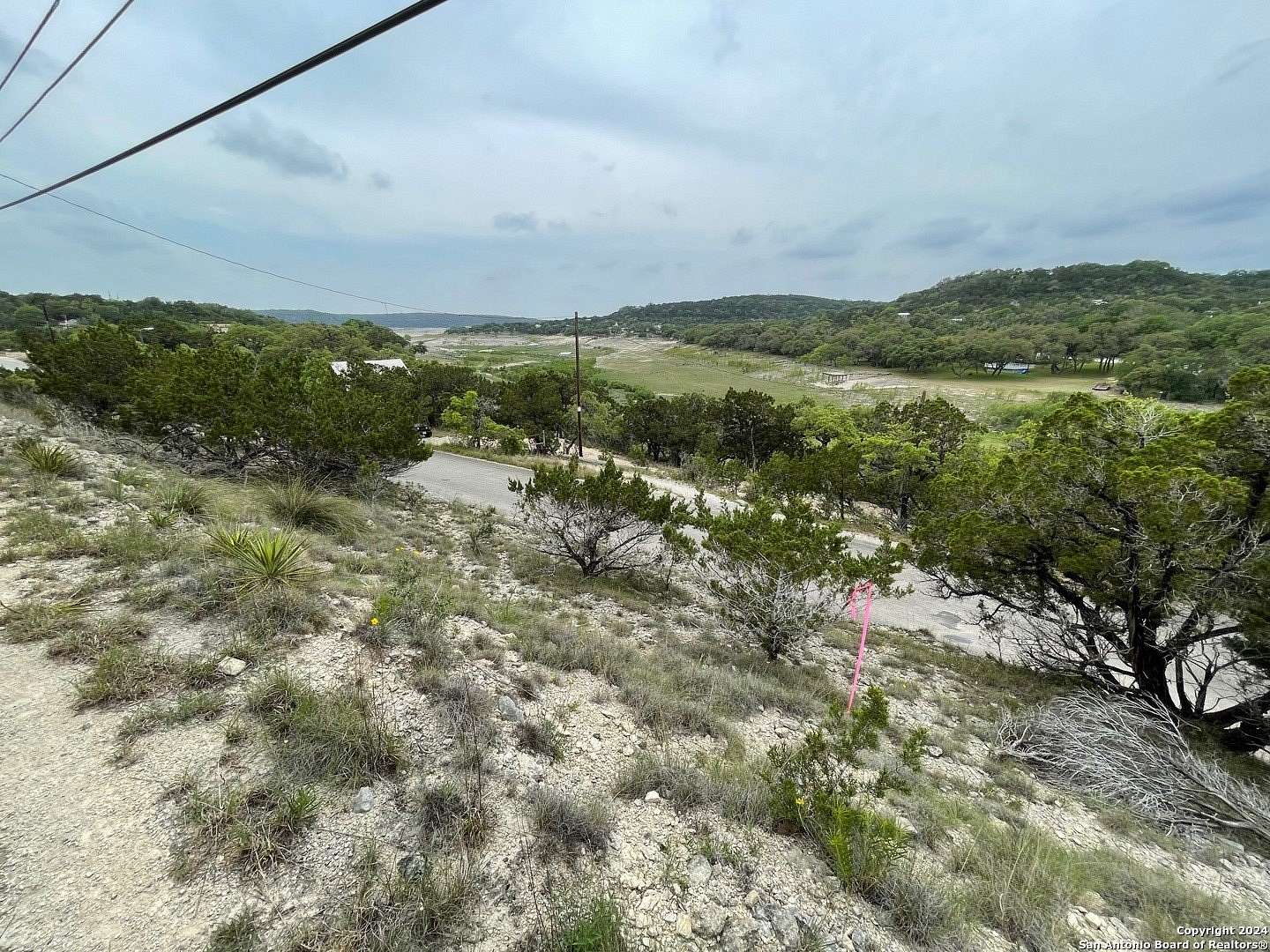 1 Acre of Residential Land for Sale in Lakehills, Texas