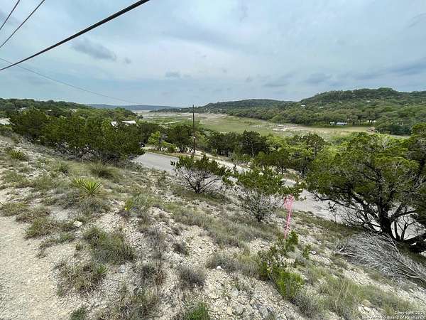 1 Acre of Residential Land for Sale in Lakehills, Texas
