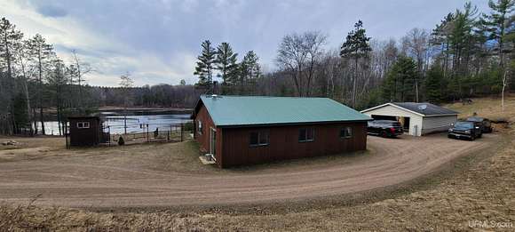 4.5 Acres of Residential Land with Home for Sale in Dunbar Town, Wisconsin