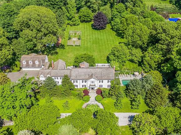 7.2 Acres of Residential Land with Home for Sale in Locust Valley, New York