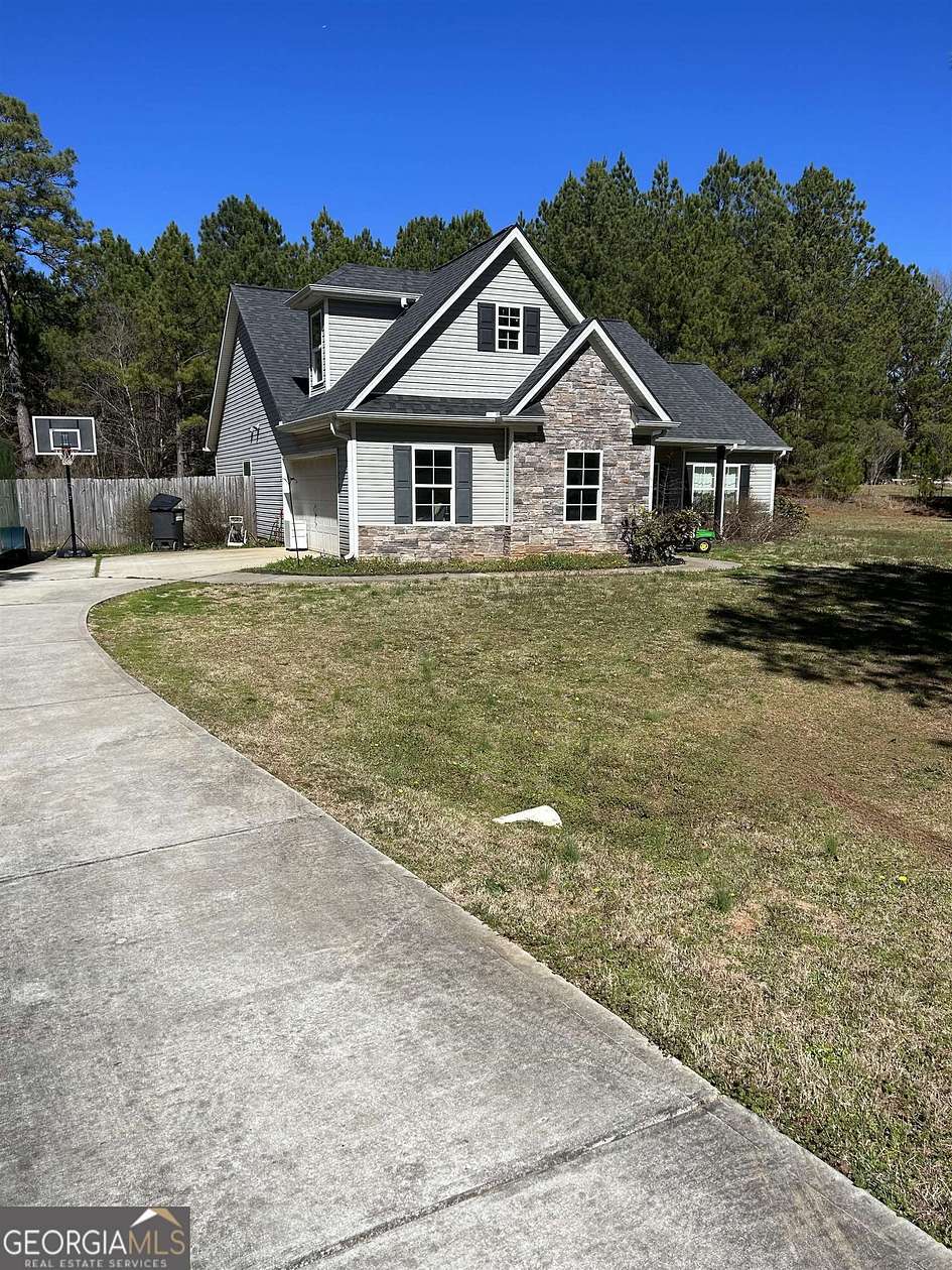 3.3 Acres of Residential Land with Home for Sale in Concord, Georgia