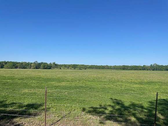 165 Acres of Land for Sale in Honey Grove, Texas