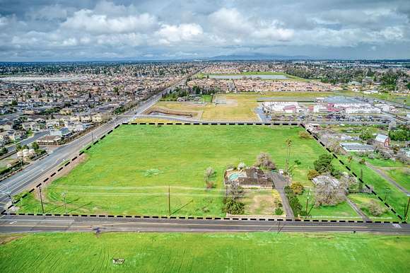 10 Acres of Improved Mixed-Use Land for Sale in Fresno, California