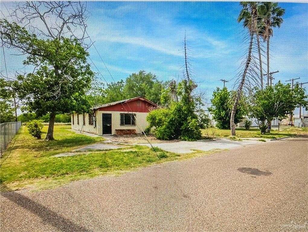 2.65 Acres of Residential Land with Home for Sale in Weslaco, Texas