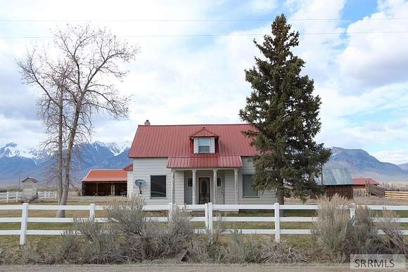 4 Acres of Residential Land with Home for Sale in Mackay, Idaho