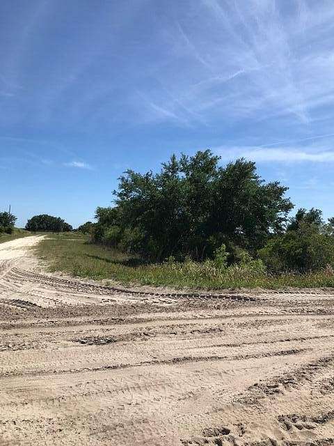 5 Acres of Residential Land for Sale in Okeechobee, Florida