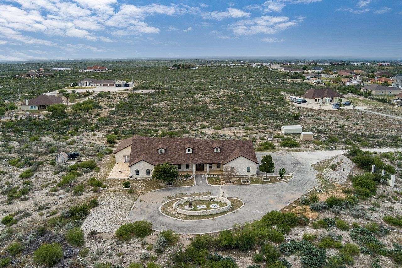 6.3 Acres of Residential Land with Home for Lease in Del Rio, Texas