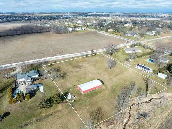 2.5 Acres of Residential Land for Sale in Cedar Rapids, Iowa
