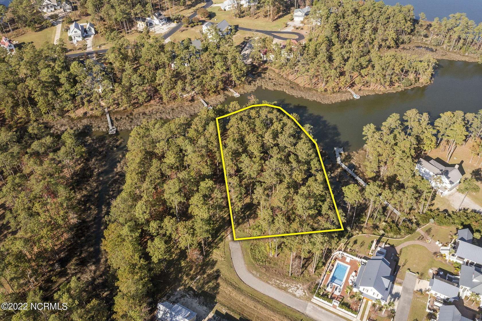 0.86 Acres of Residential Land for Sale in Oriental, North Carolina