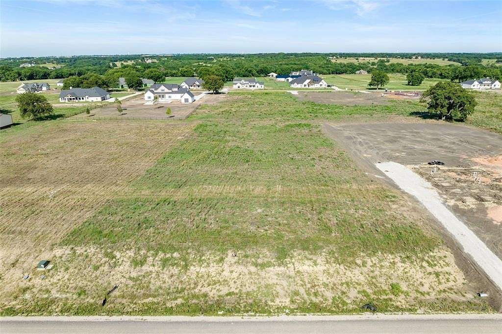 1.6 Acres of Land for Sale in Van Alstyne, Texas