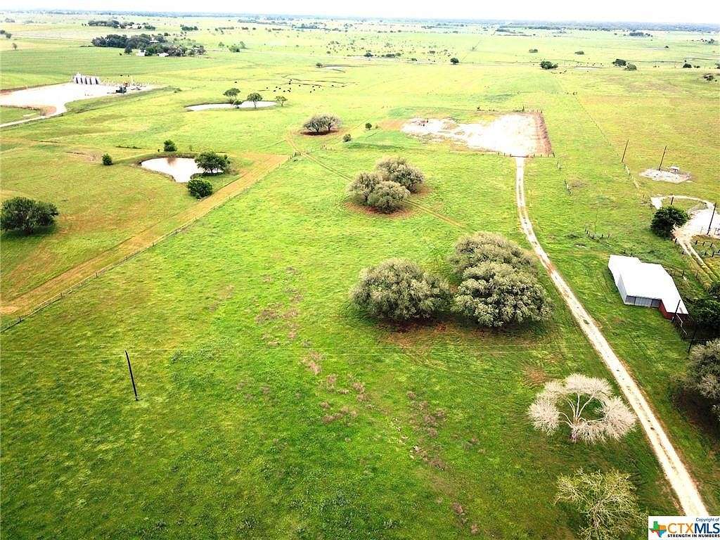 39.9 Acres of Agricultural Land for Sale in Yoakum, Texas
