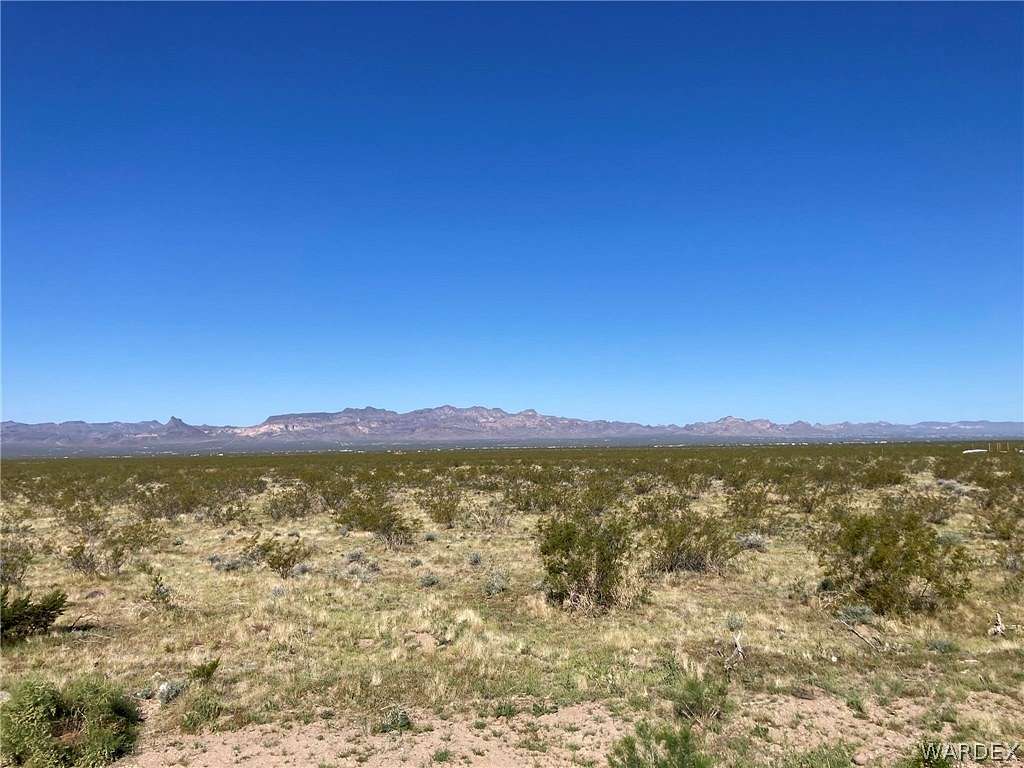 2.2 Acres of Land for Sale in Golden Valley, Arizona