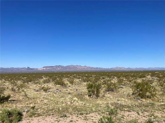 2.2 Acres of Residential Land for Sale in Golden Valley, Arizona