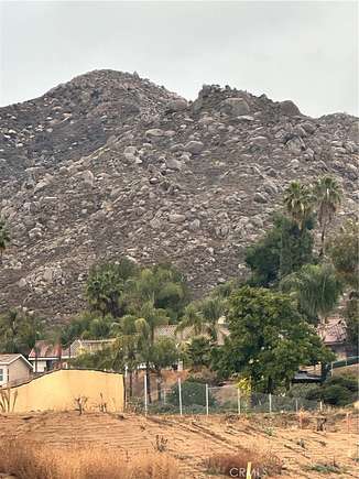 5.1 Acres of Land for Sale in Moreno Valley, California