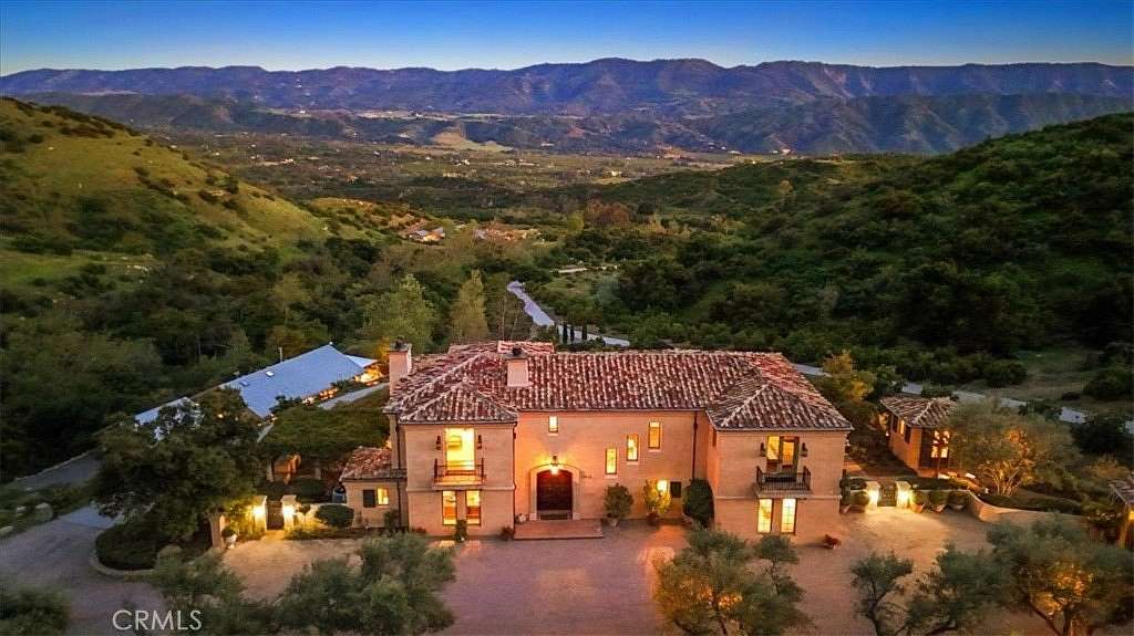 47 Acres of Land with Home for Sale in Ojai, California