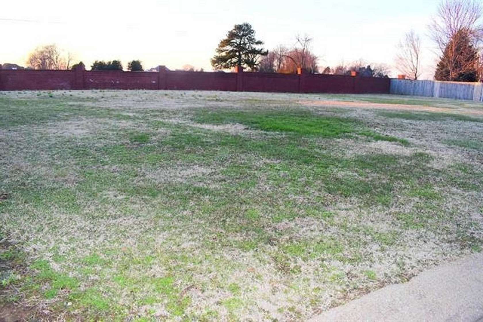 1 Acre of Residential Land for Sale in Jackson, Tennessee