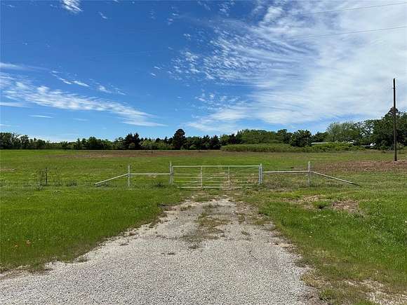 7.7 Acres of Residential Land for Sale in St. Jo, Texas