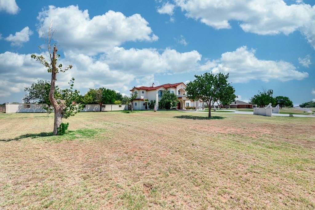 2.5 Acres of Residential Land with Home for Sale in Midland, Texas