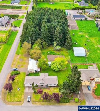 2 Acres of Residential Land with Home for Sale in Woodburn, Oregon