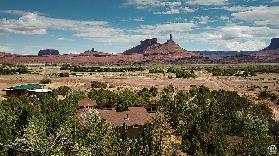 4.62 Acres of Residential Land with Home for Sale in Castle Valley, Utah