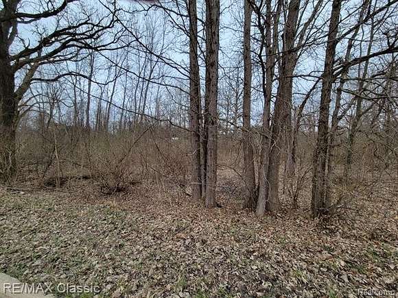 1.4 Acres of Commercial Land for Sale in Hartland, Michigan