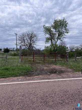 3.6 Acres of Residential Land for Sale in Lennox, South Dakota