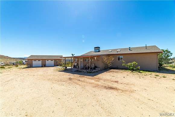 2.1 Acres of Residential Land with Home for Sale in Kingman, Arizona