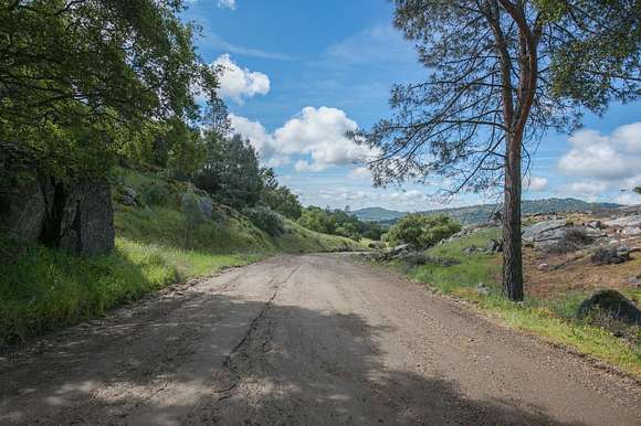 29.6 Acres of Land for Sale in Prather, California