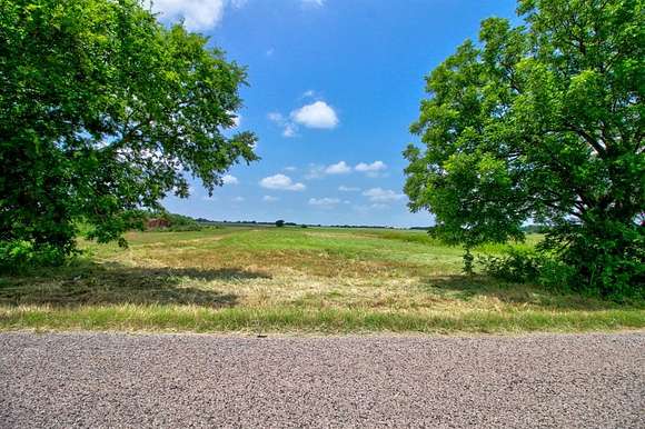 1 Acre of Residential Land for Sale in Collinsville, Texas