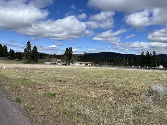 0.35 Acres of Residential Land for Sale in Chiloquin, Oregon