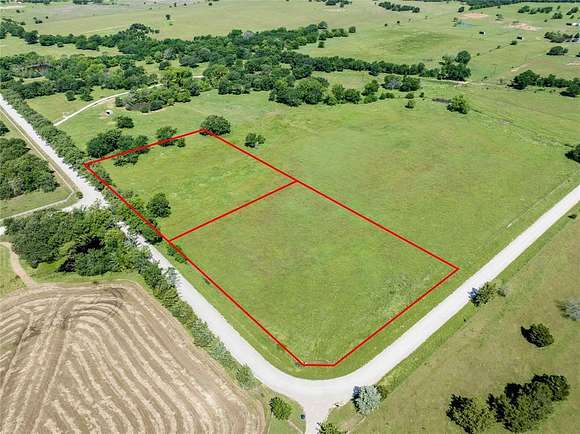 2.2 Acres of Land for Sale in Whitesboro, Texas
