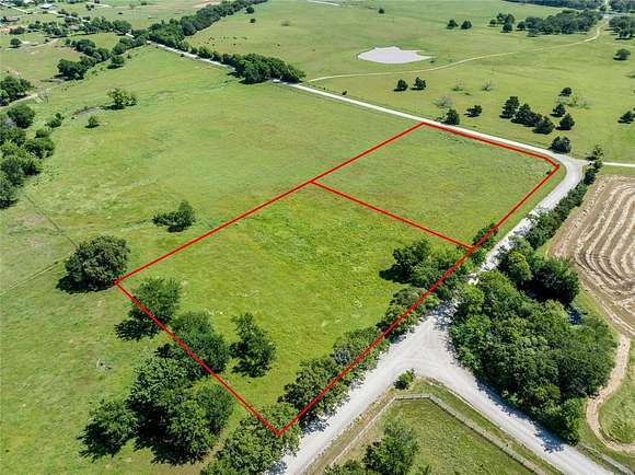 2.1 Acres of Land for Sale in Whitesboro, Texas