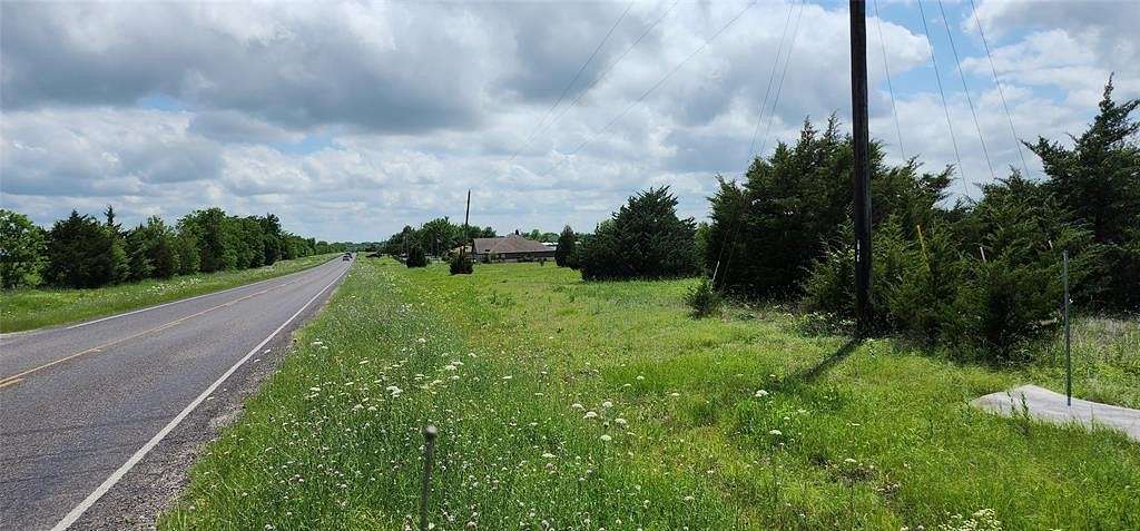 10 Acres of Residential Land for Sale in Farmersville, Texas