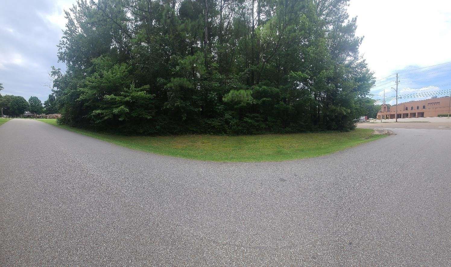 1.5 Acres of Residential Land for Sale in Jackson, Tennessee