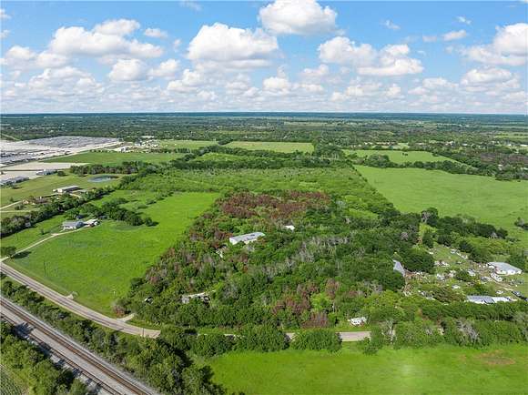 10 Acres of Residential Land for Sale in Waco, Texas