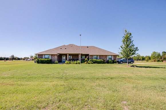 3.231 Acres of Residential Land with Home for Sale in Piedmont, Oklahoma