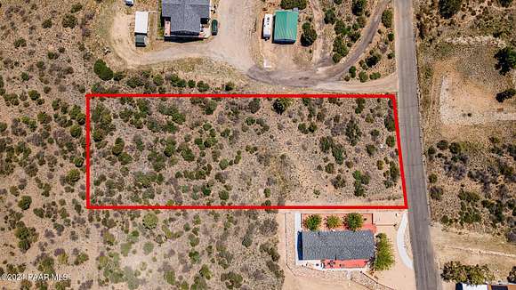 1.11 Acres of Residential Land for Sale in Peeples Valley, Arizona