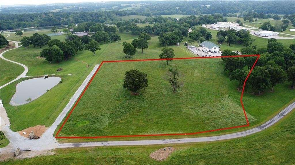 6 Acres of Residential Land for Sale in Springdale, Arkansas
