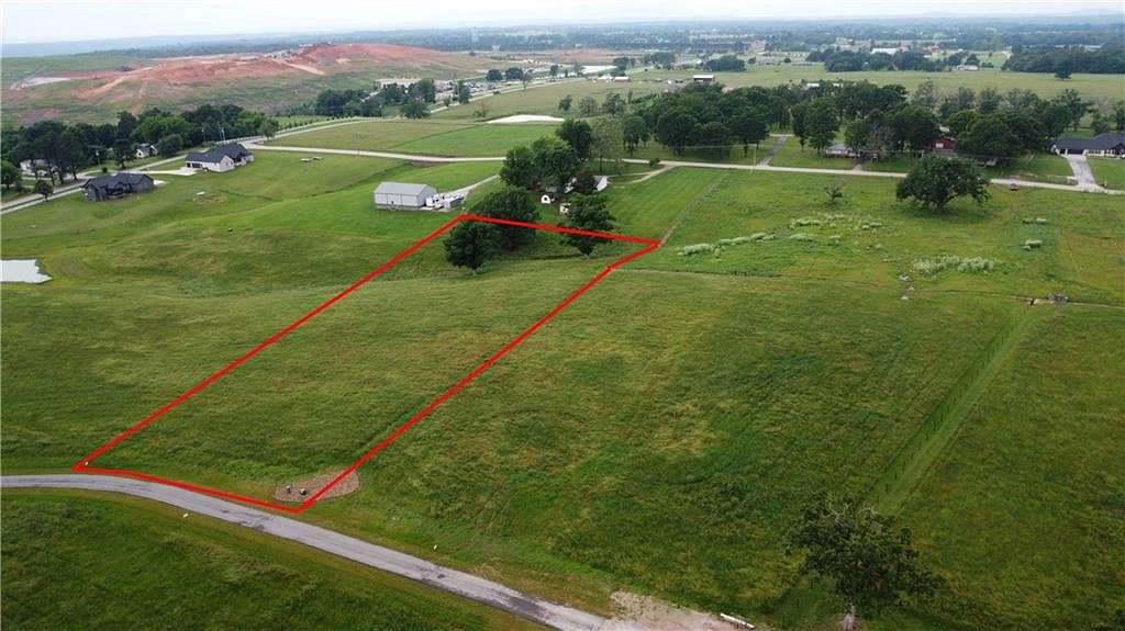 6 Acres of Residential Land for Sale in Springdale, Arkansas