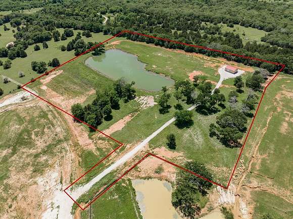 12.2 Acres of Land for Sale in Whitesboro, Texas
