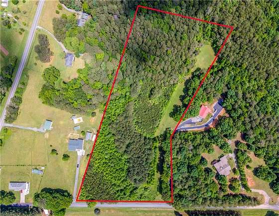 8 Acres of Residential Land for Sale in White, Georgia
