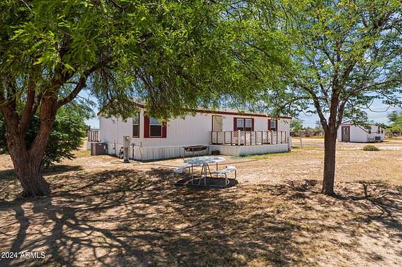 2.2 Acres of Residential Land with Home for Sale in Wittmann, Arizona
